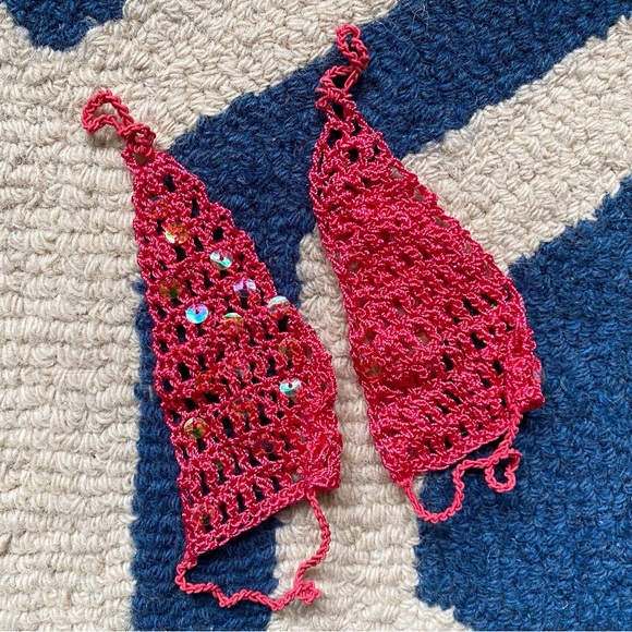 💖 BOHO PINK CROCHET SEQUIN FEET DECOR! - Picture 8 of 11
